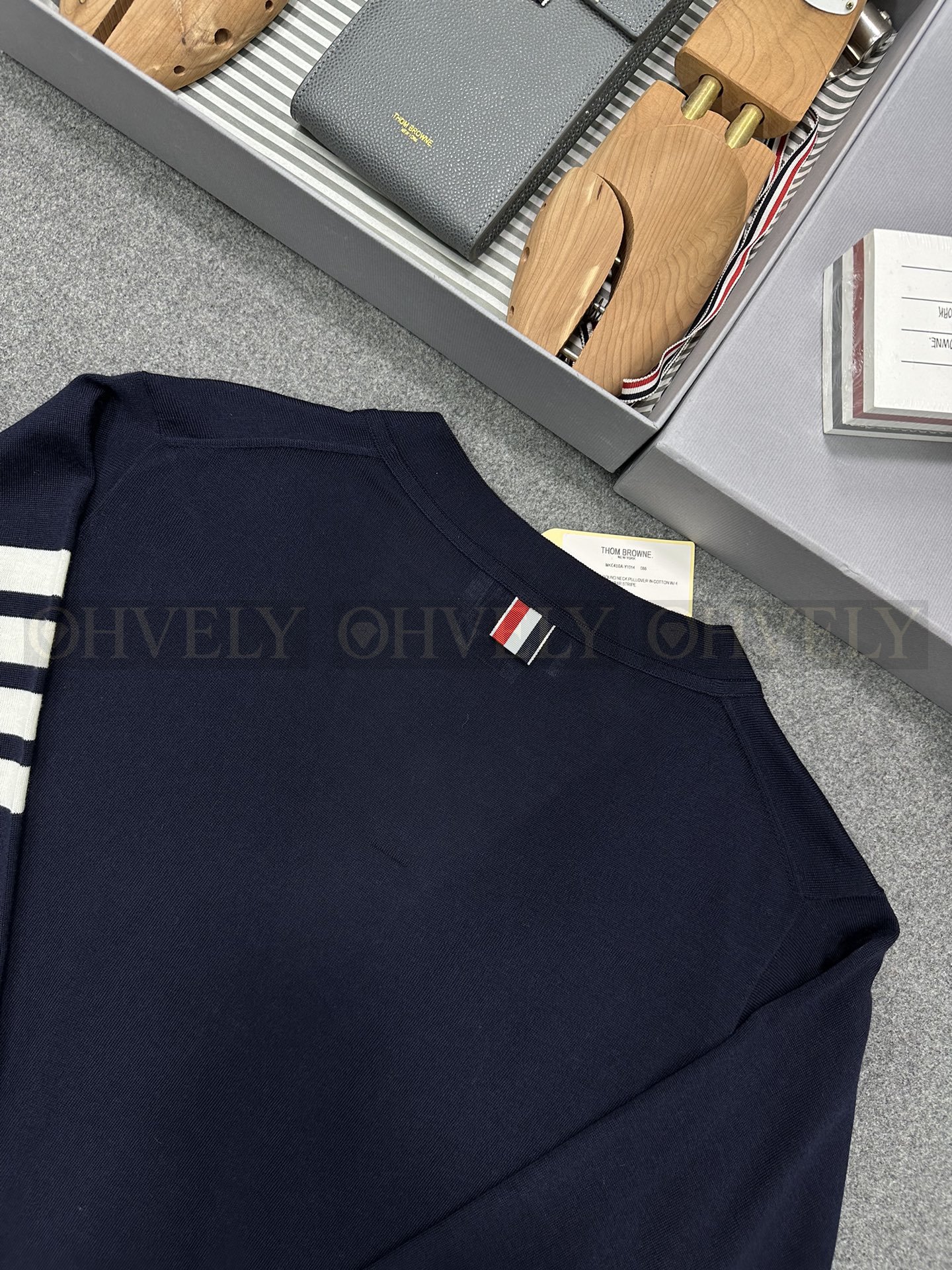 【 ZP버전 】TB 클래식 사선 사바 울 브이넥 가디건 상품 썸네일
