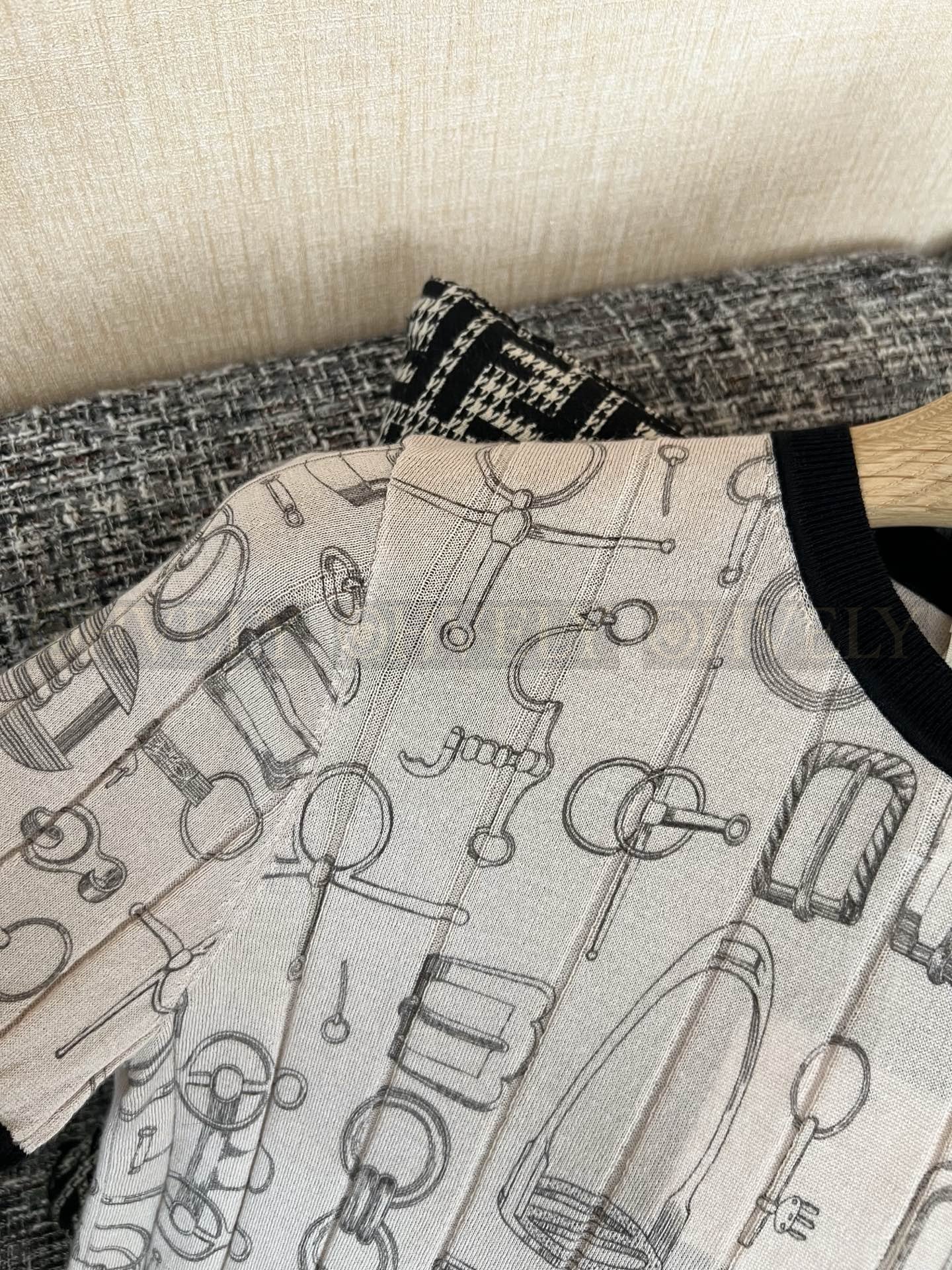 【 ZP버전 】HM 신상 마술 인화 반팔 티셔츠 상품 썸네일