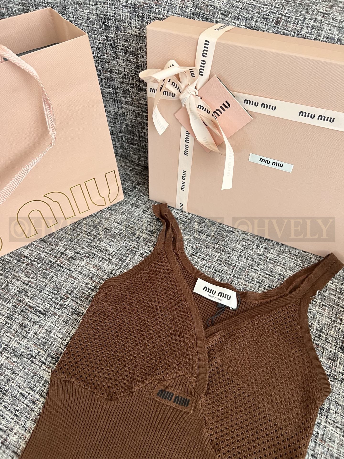 【 ZP버전 】MIU  V넥 펀칭 니트 나시 탑 베스트 상품 썸네일