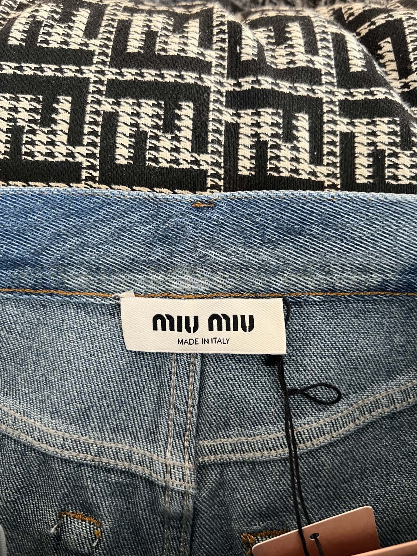 【 ZP버전 】MIU 자수 레터링 데님 반바지 상품 썸네일