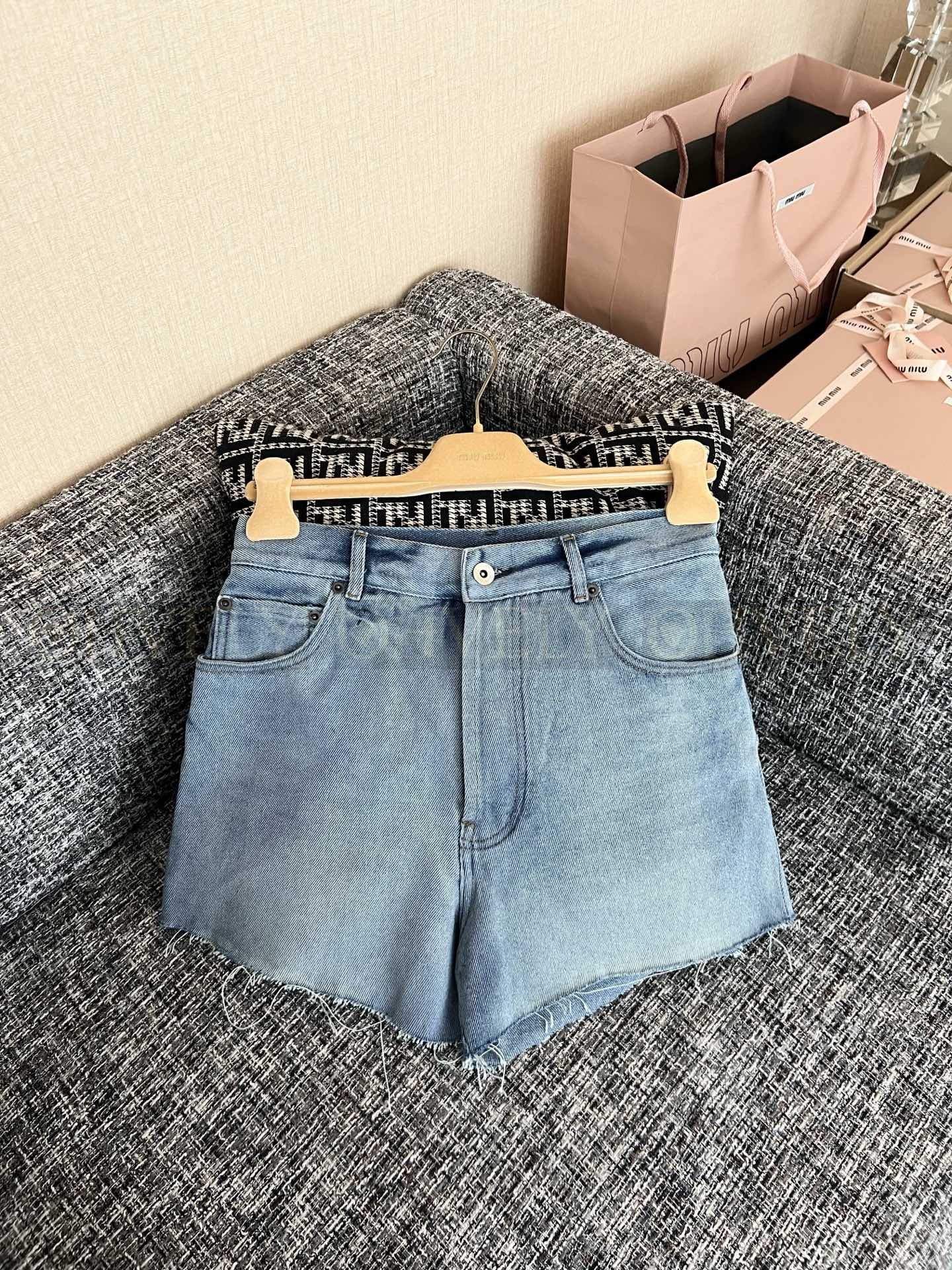 【 ZP버전 】MIU 자수 레터링 데님 반바지 상품 썸네일