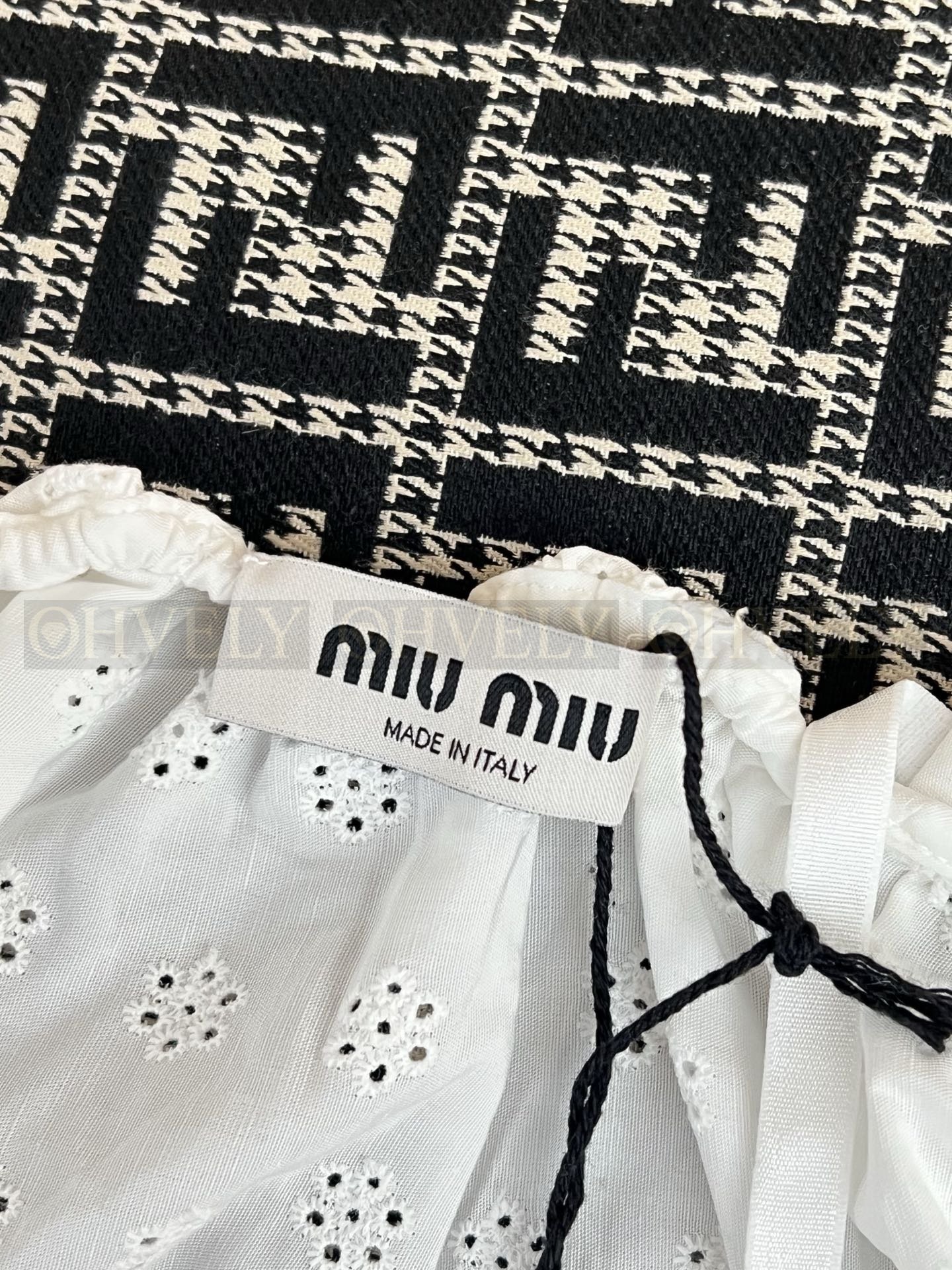 【 ZP버전 】MIU 신형 자수 펀칭 자카드 나시 베스트 상품 썸네일