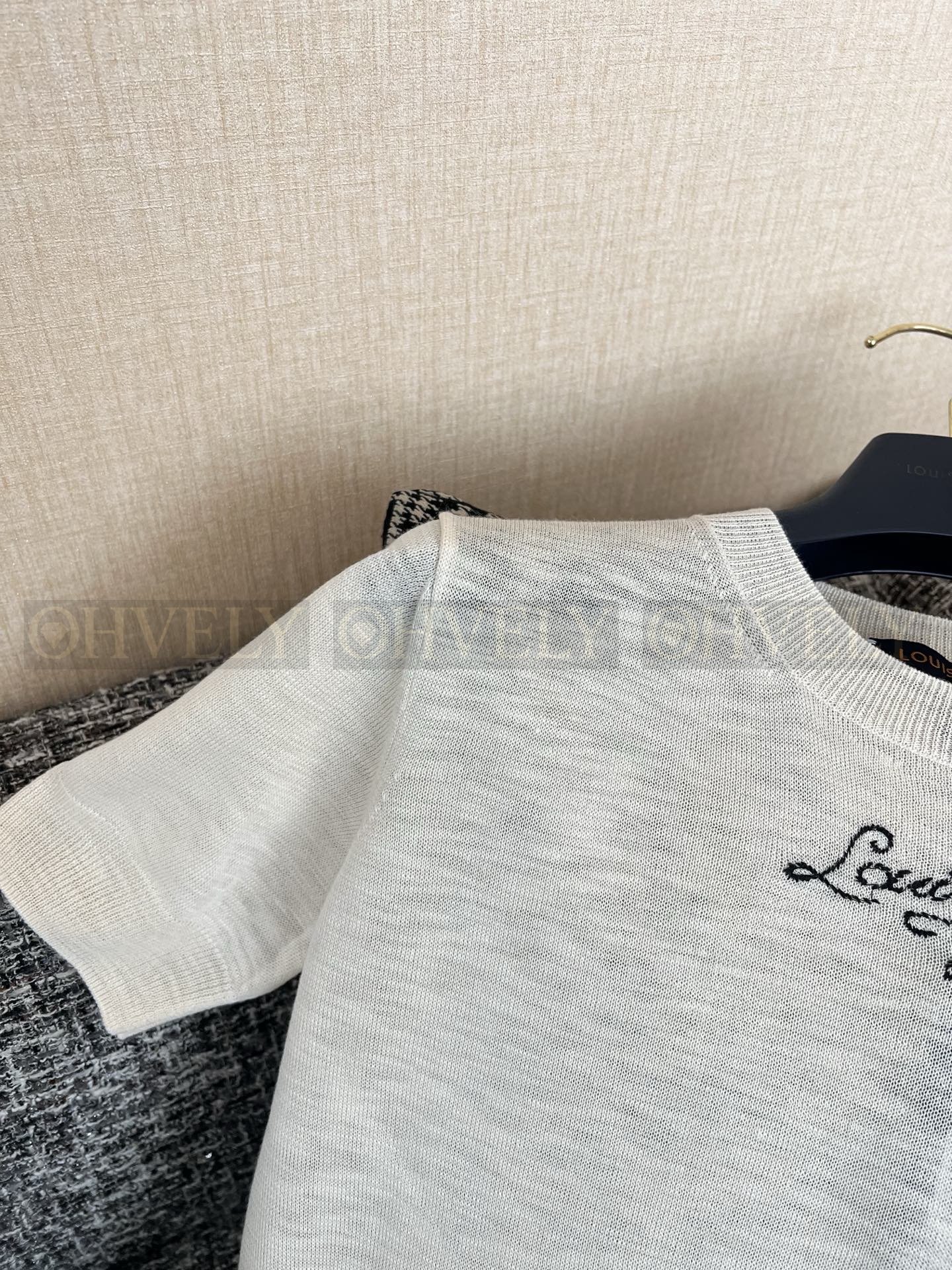 【 ZP버전 】LV 자수 시스루 니트 반팔 상품 썸네일