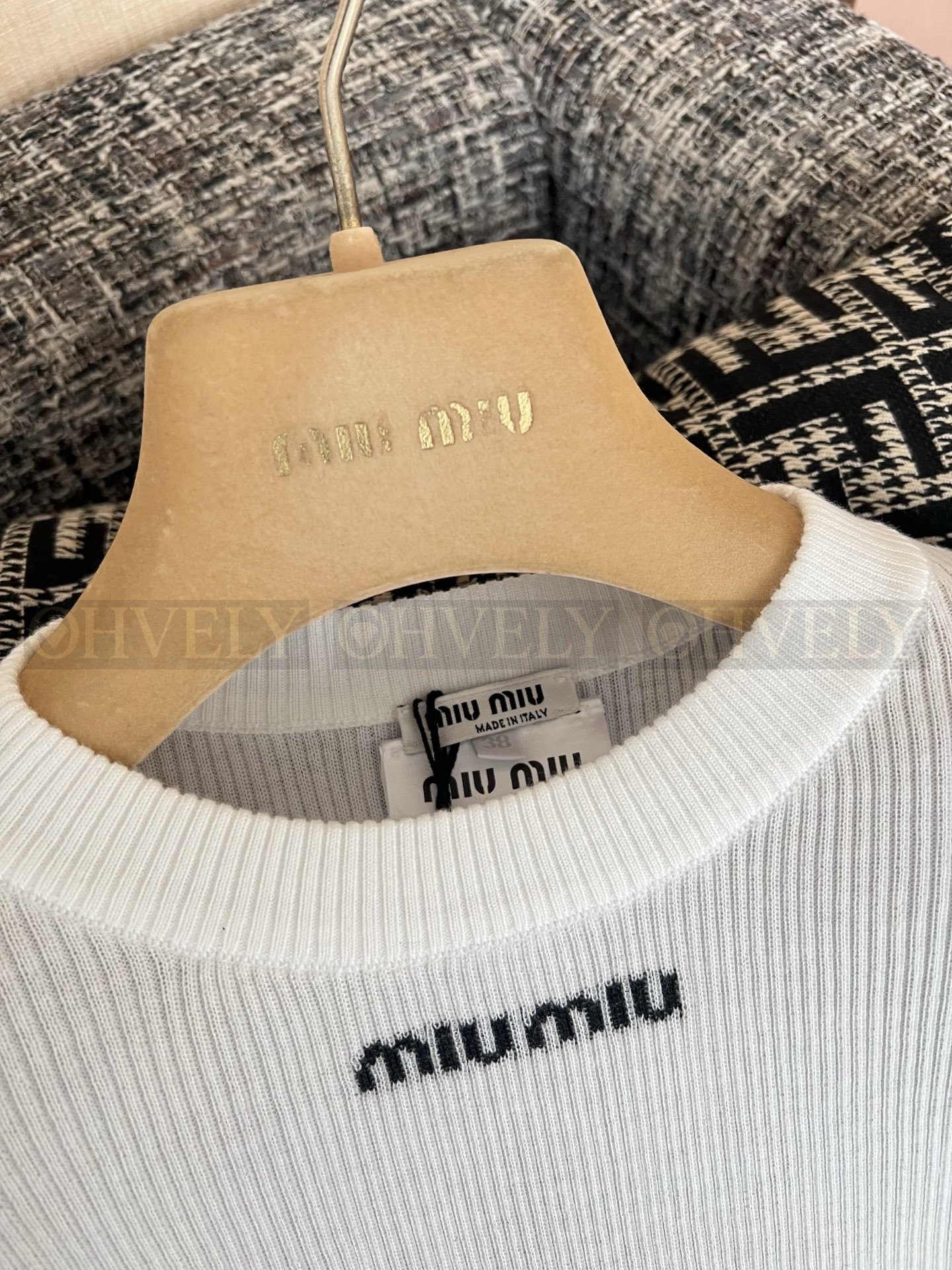 【 ZP버전 】MIU 클래식 화이트 니트 반팔 티셔츠 상품 썸네일