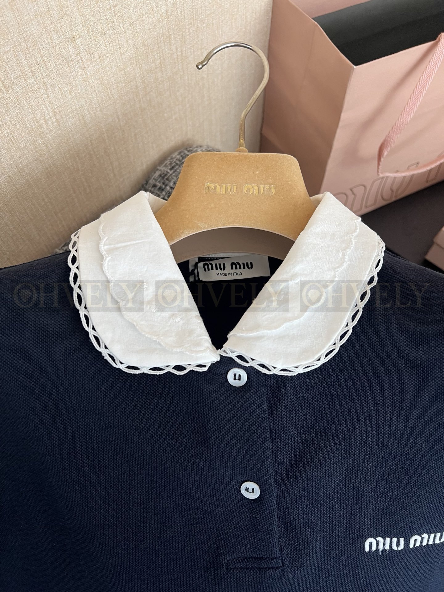 【 ZP버전 】MIU 네이비 칼라 폴로 반팔 티셔츠 상품 썸네일