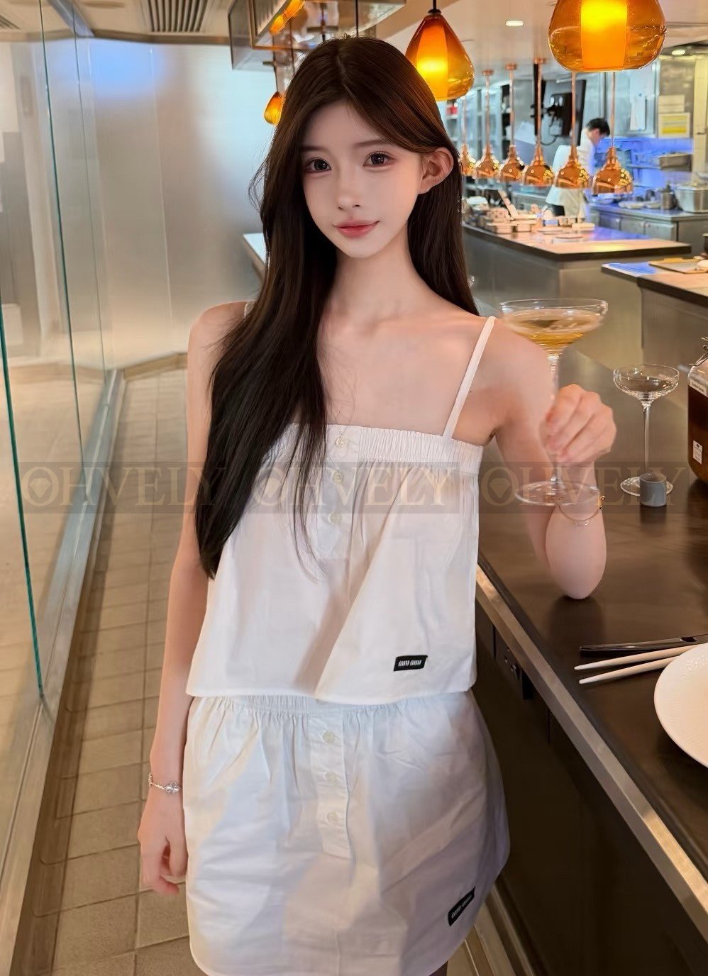 【 ZP버전 】MIU 화이트 크롭 슬리브리스 뷔스티에 탑 상품 썸네일