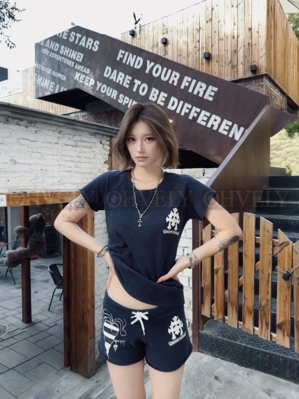 【 ZP버전 】CH 콜라보 레이어드 크로스 반팔 티셔츠 상품 썸네일