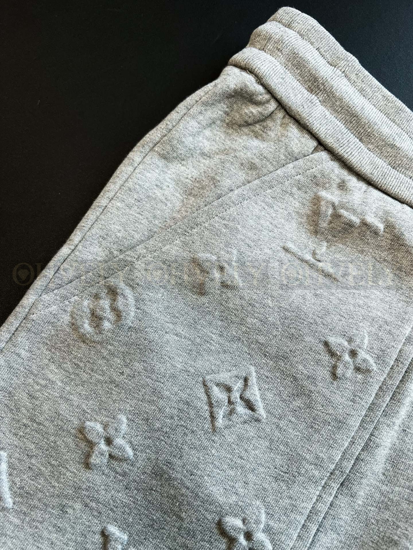 【 ZP버전 】LV 엔보스 로고 엠보싱 트랙 셋업 상품 썸네일