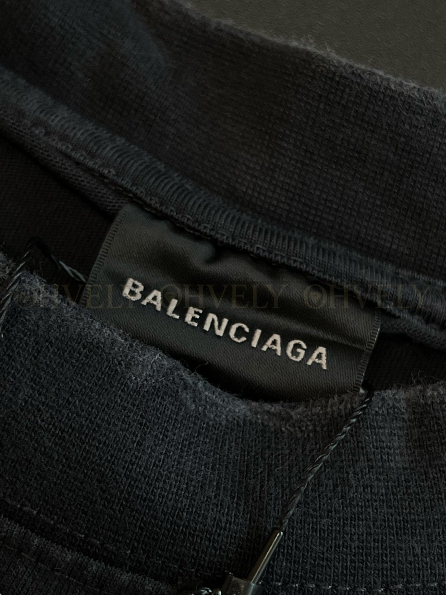 【 ZP버전 】BAL 테이프 로고 프린트 롱스리브 티셔츠 상품 썸네일