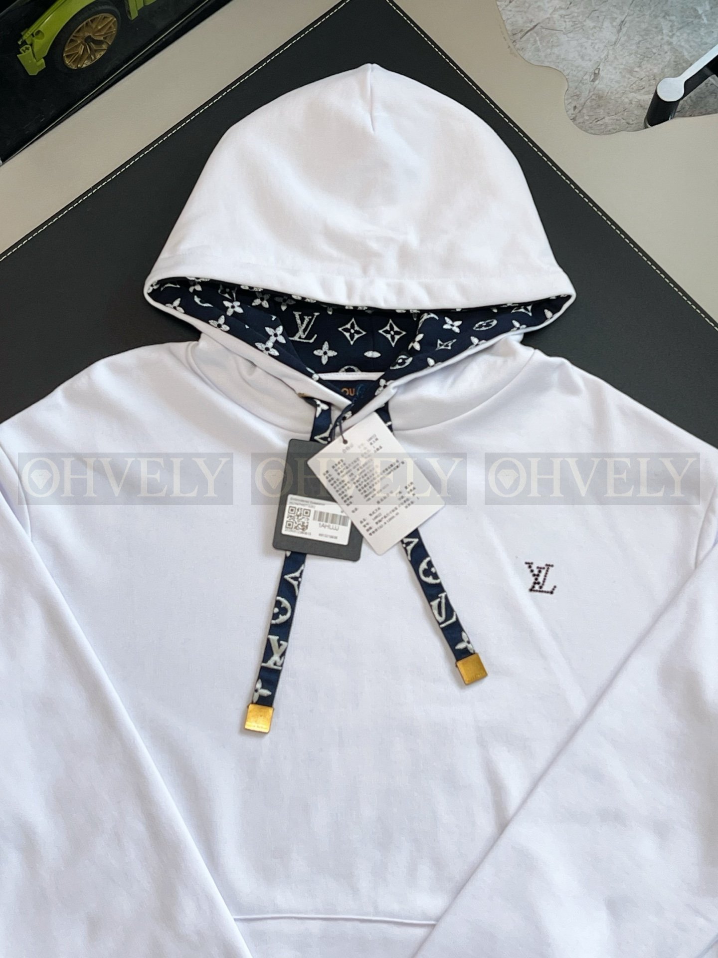 【 ZP버전 】LV 스몰 와펜 포켓 후드 티셔츠 상품 썸네일
