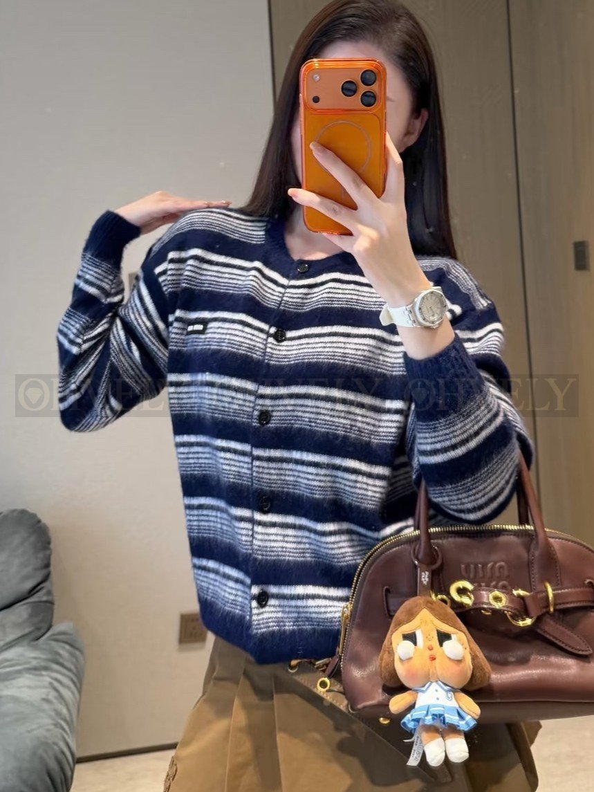【 ZP버전 】MIU 네이비 그레이 스트라이프 캐시미어 가디건 상품 썸네일