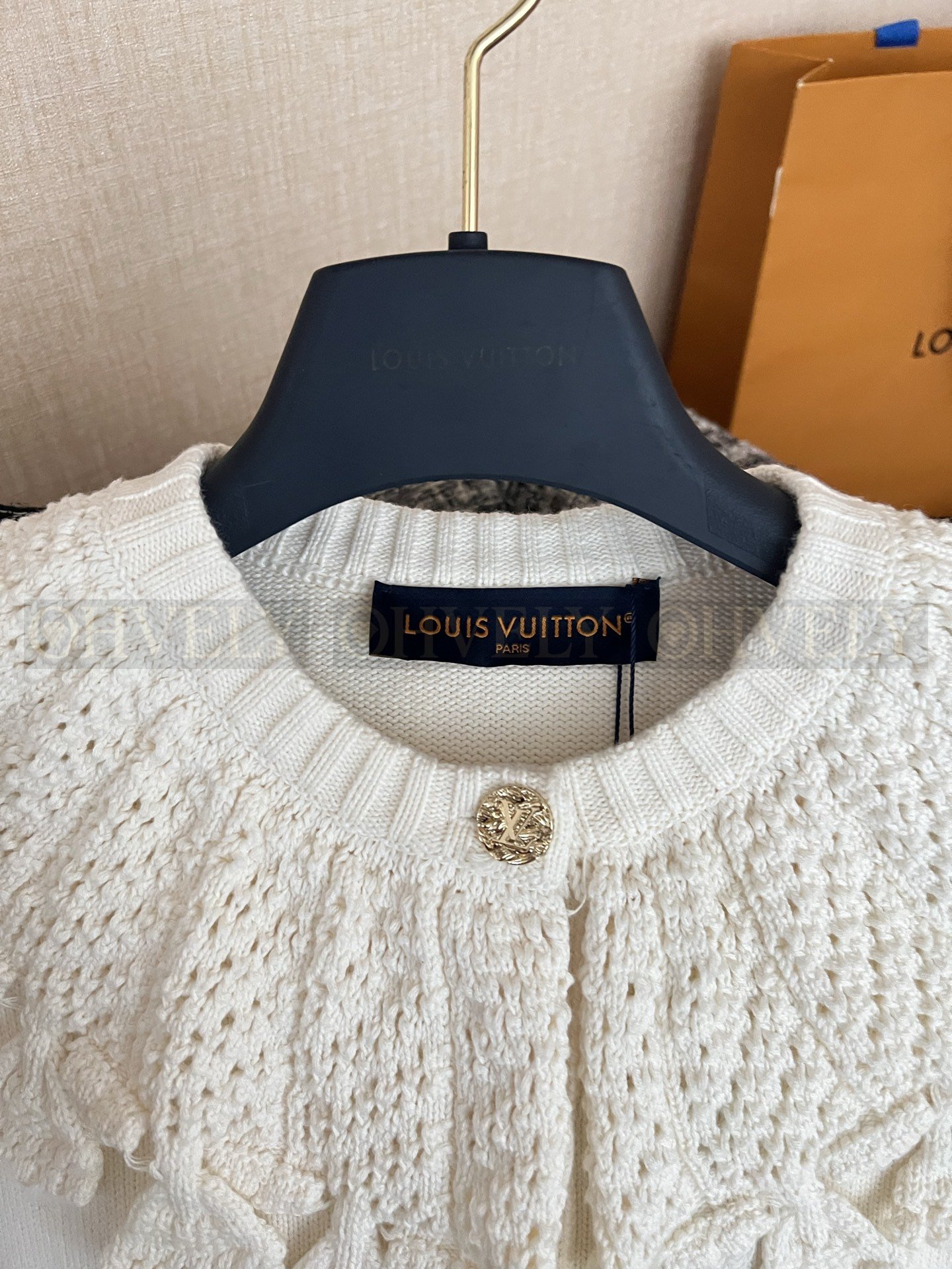 【 ZP버전 】LV 프릴 칼라 나팔소매 가디건 니트 스웨터 상품 썸네일