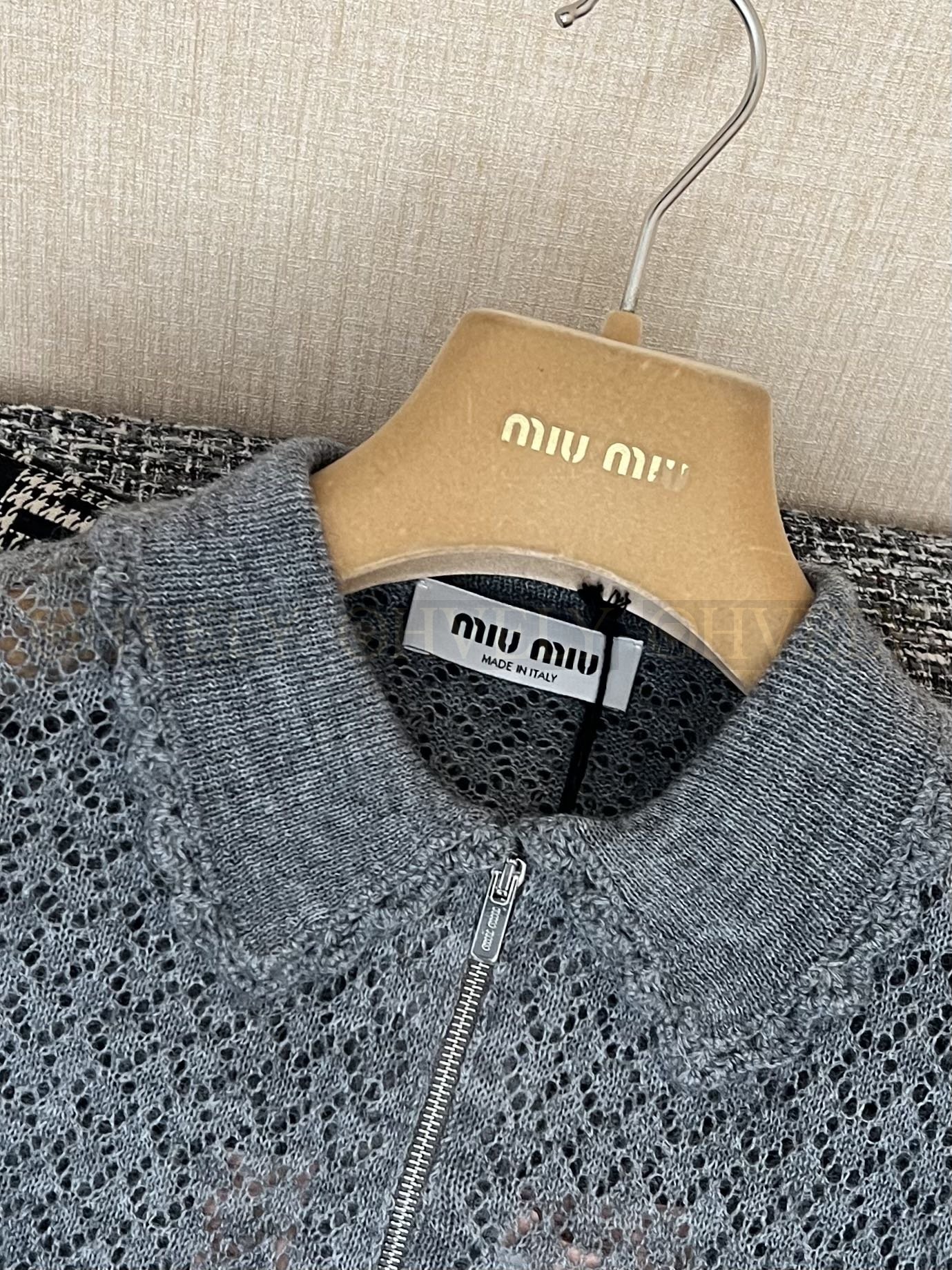【 ZP버전 】MIU 그레이 펀칭 집업 니트 가디건 상품 썸네일