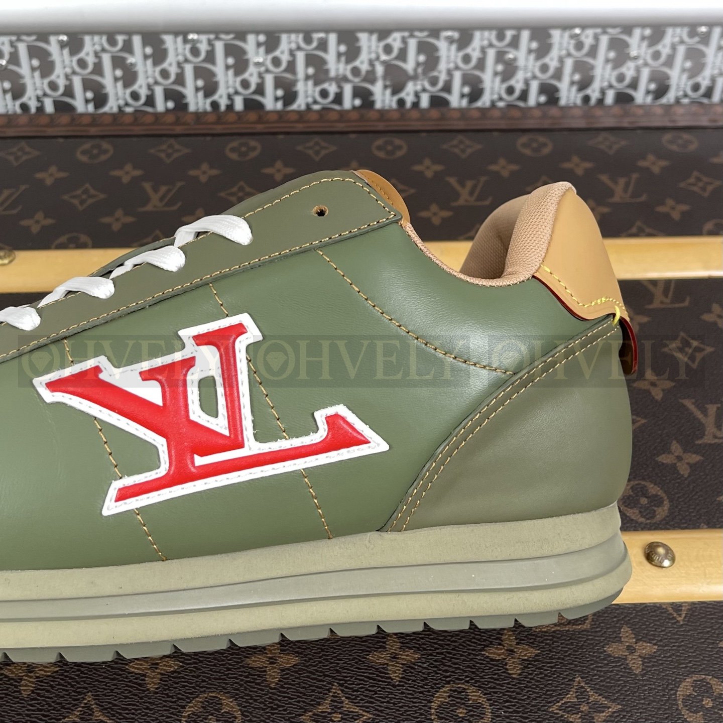 【 ZP버전 】LV 버터소프트 스니커즈 카키 상품 썸네일