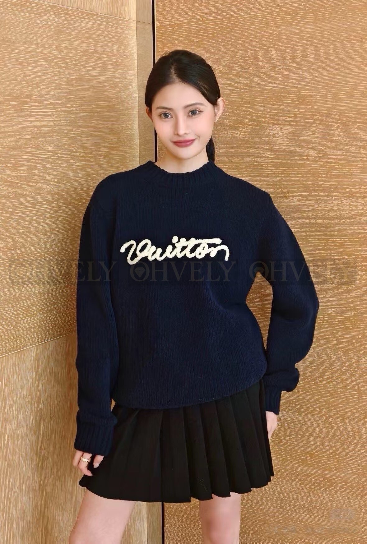 【 ZP버전 】LV 네이비 레터링 자카드 니트 상품 썸네일