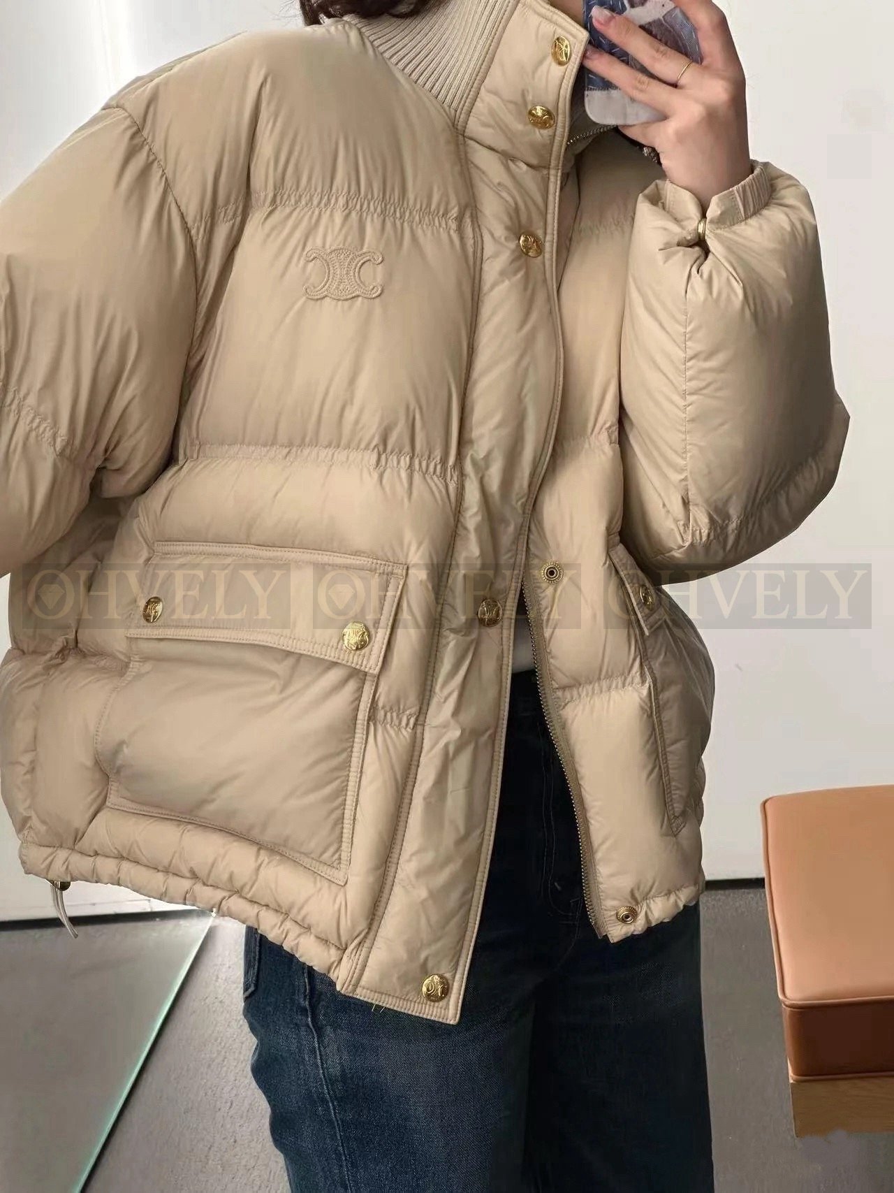 【 ZP버전 】CEL 베이지 하이넥 다운 점퍼 상품 썸네일