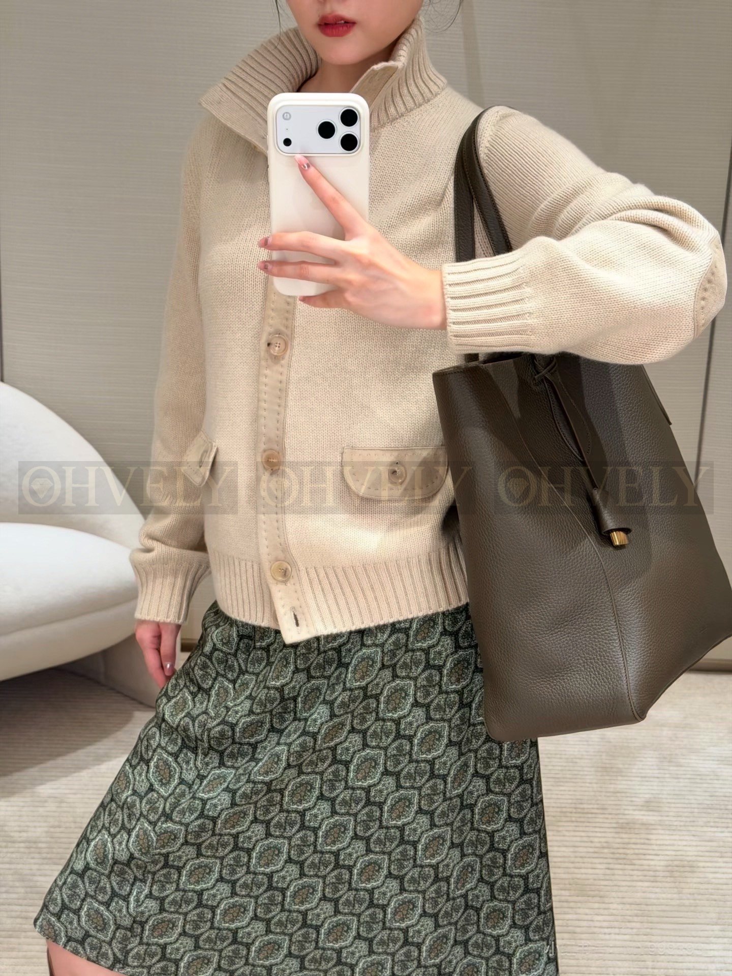 【 ZP버전 】 LP 스웨이드 패치 하이넥 집업 니트 가디건 상품 썸네일